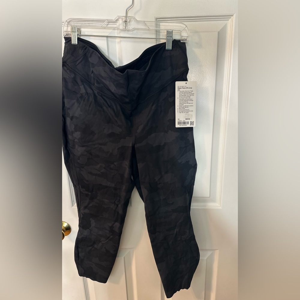 Lululemon Base Pace HR Crop 23”